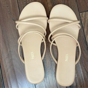 TKEES Women's Tan Sandals 10